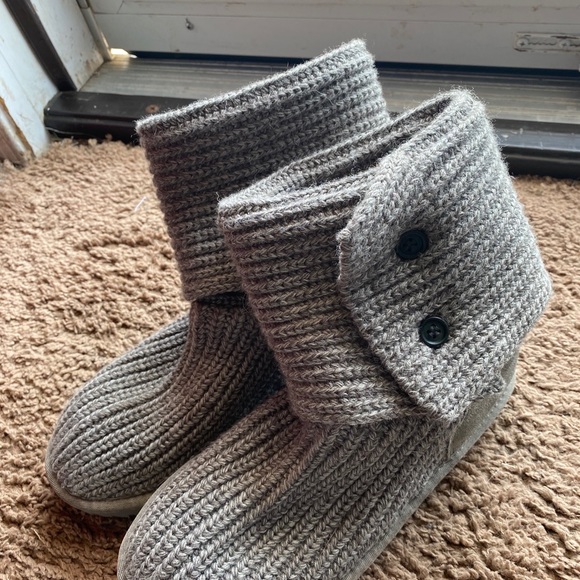 UGG Boots - Picture 2 of 3